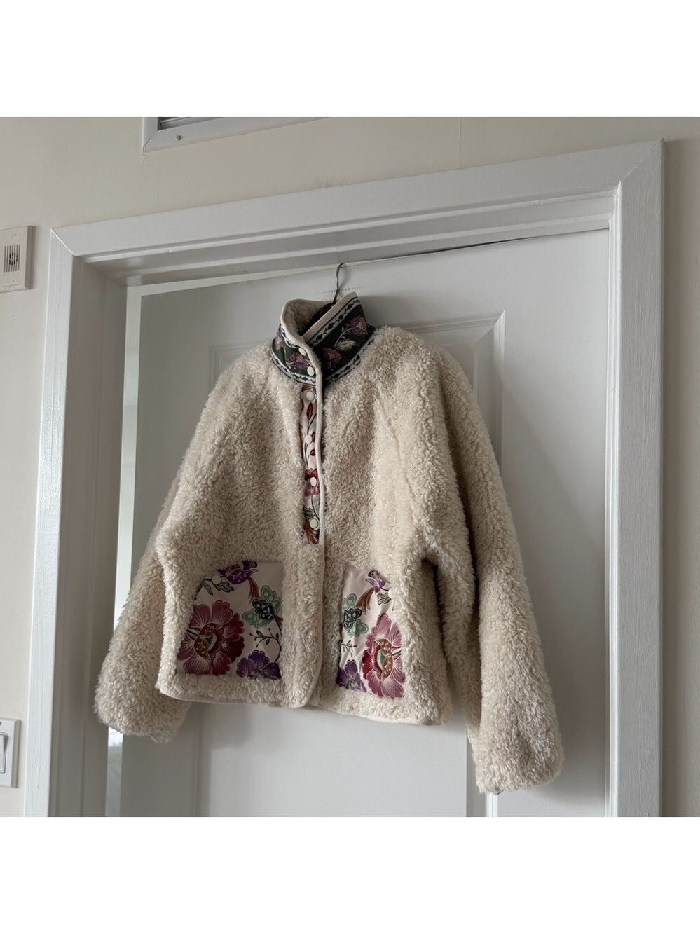 Farm Rio Cream Rococo Flowers Bomber Fleece Jacket - Picture 4 of 9